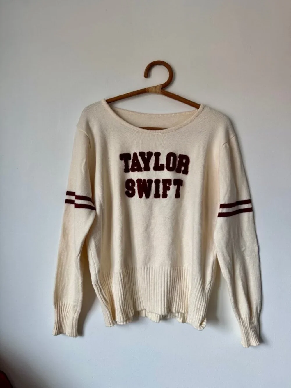 Taylor Swift RED (Taylor’s Version) Varsity Collegiate Sweater size L $65 - Picture 6 of 7